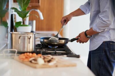 In the Kitchen with Flare: How the Right Frying Pan Can Transform Your Cooking
